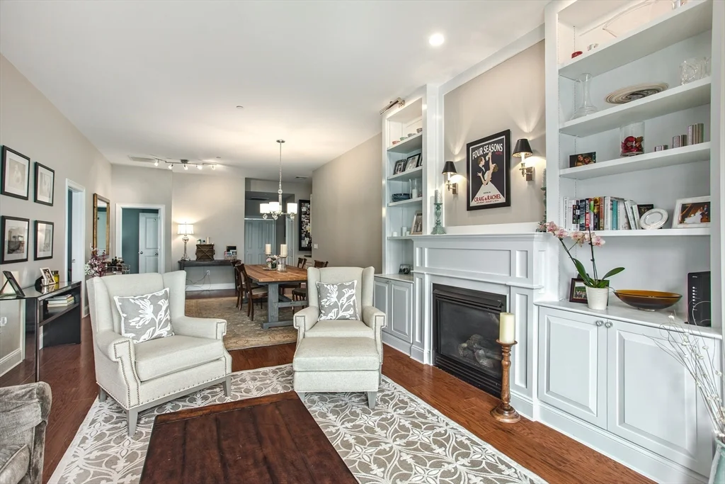 3 bed, 2 bath apartment for rent at 655 E 2nd St Unit 204, South Boston — photo 2 of 11