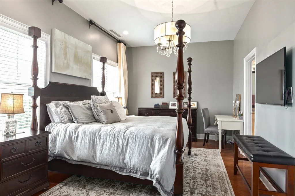 3 bed, 2 bath apartment for rent at 655 E 2nd St Unit 204, South Boston — photo 6 of 11
