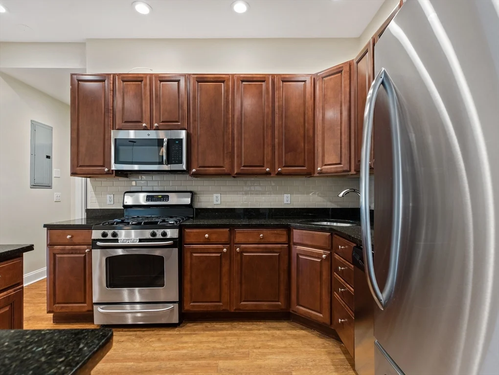 3 bed, 2 bath apartment for rent at 655 E 2nd St Unit 207, South Boston — photo 2 of 15