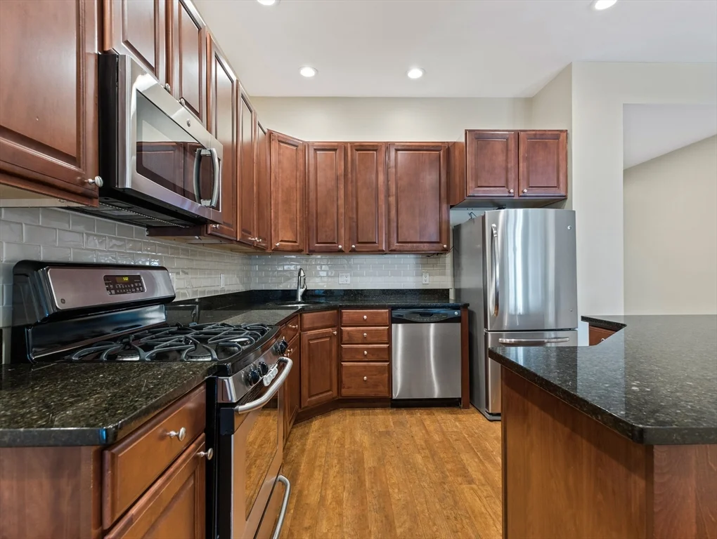 3 bed, 2 bath apartment for rent at 655 E 2nd St Unit 207, South Boston — photo 3 of 15