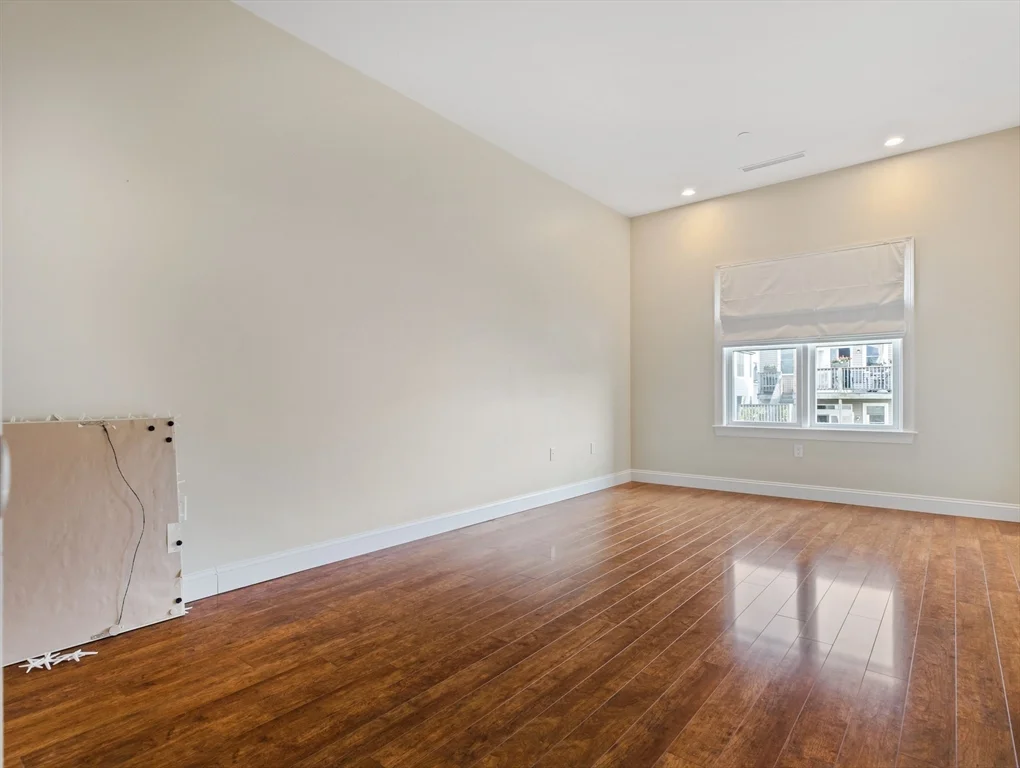 3 bed, 2 bath apartment for rent at 655 E 2nd St Unit 207, South Boston — photo 10 of 15