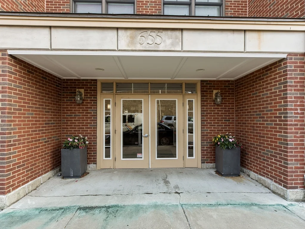 3 bed, 2 bath apartment for rent at 655 E 2nd St Unit 207, South Boston — photo 15 of 15