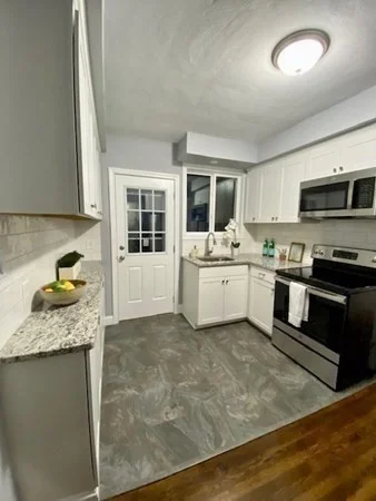 1 bed, 1 bath apartment for rent at 655 Gardners Neck Rd Unit 2, Swansea — photo 2 of 10