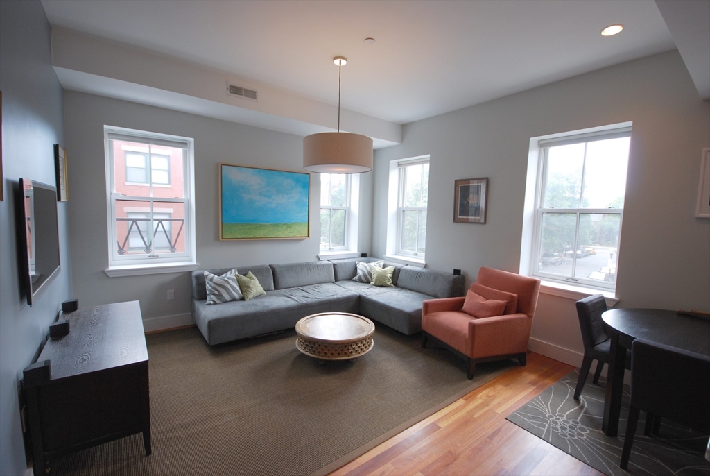 1 bed, 1 bath apartment for rent at 655 Tremont St Unit 4, South End — photo 1 of 8