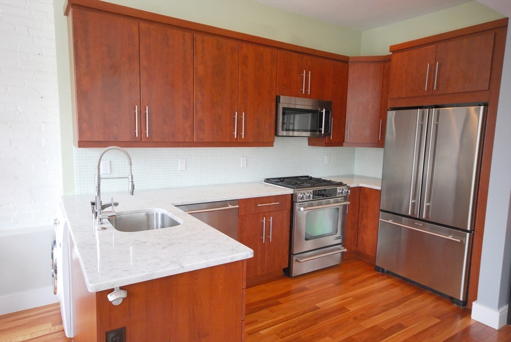1 bed, 1 bath apartment for rent at 655 Tremont St Unit 4, South End — photo 2 of 8
