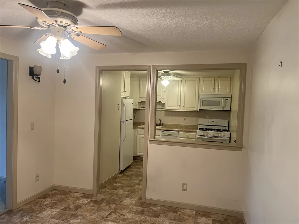 2 bed, 1 bath apartment for rent at 655 W Lowell Ave Unit 14, Haverhill