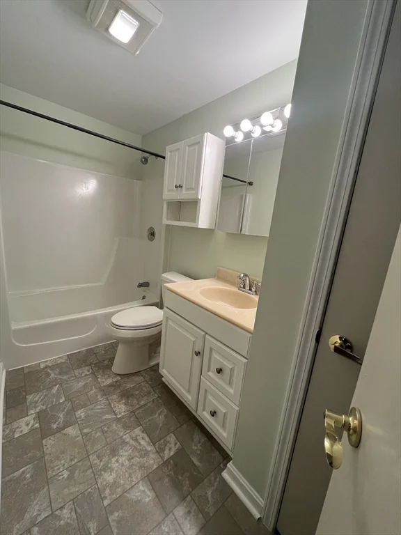 2 bed, 1 bath apartment for rent at 655 W Lowell Ave Unit 14, Haverhill — photo 13 of 13