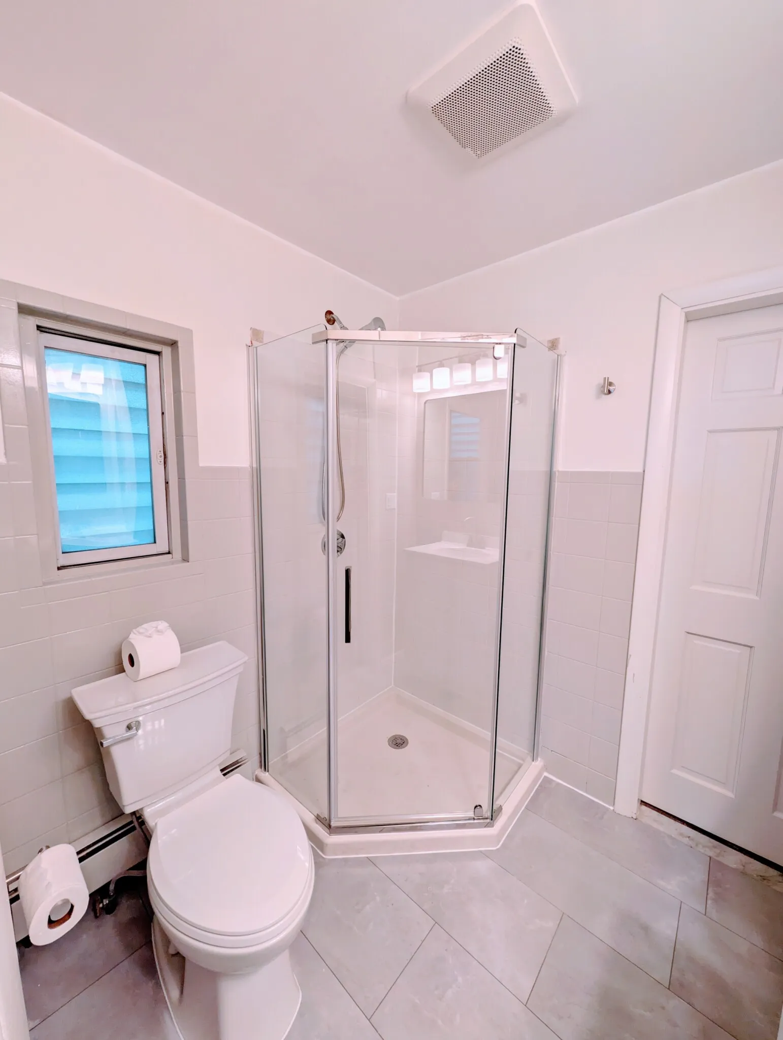 3 bed, 1 bath apartment for rent at 656 Dorchester Ave Unit 2, South Boston — photo 7 of 12