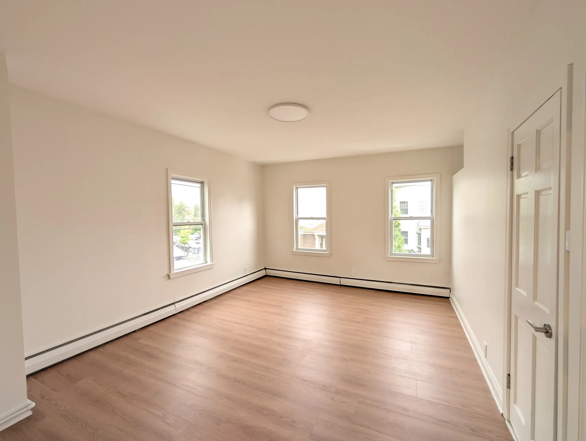 3 bed, 1 bath apartment for rent at 656 Dorchester Ave Unit 2, South Boston