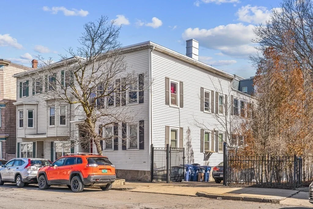 3 bed, 1 bath apartment for rent at 656 Dorchester Ave Unit 2, South Boston — photo 11 of 12