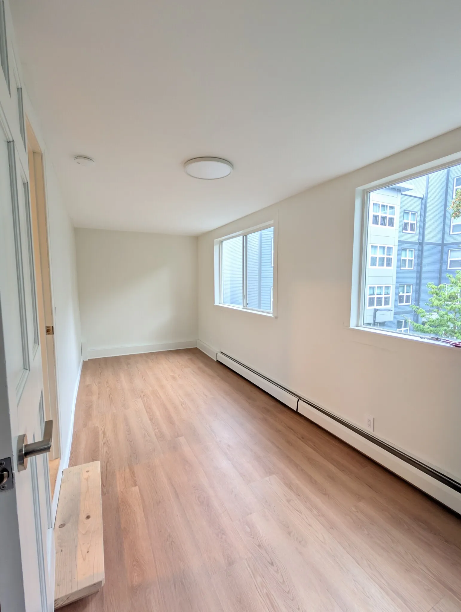 3 bed, 1 bath apartment for rent at 656 Dorchester Ave Unit 2, South Boston — photo 4 of 12