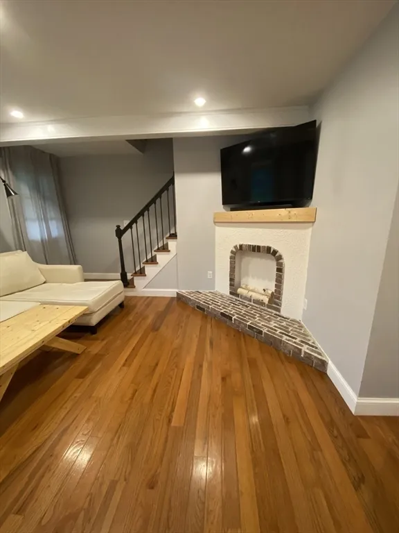 3 bed, 1 bath apartment for rent at 656 Grove St Unit 1, Worcester — photo 4 of 42