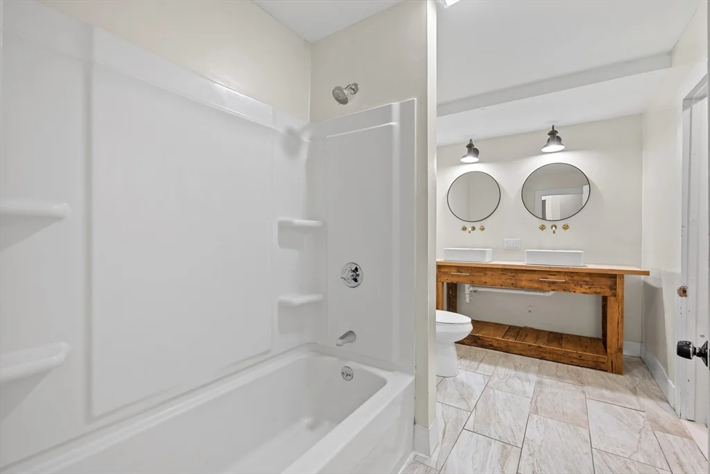 3 bed, 1 bath apartment for rent at 656 Grove St Unit 1, Worcester — photo 26 of 42
