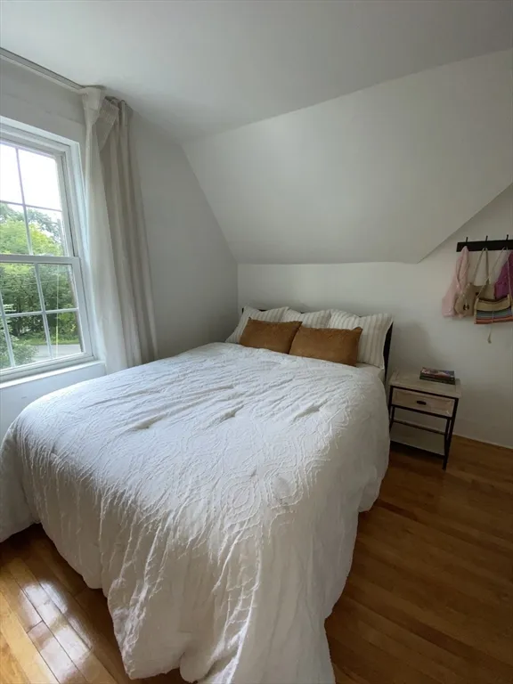 3 bed, 1 bath apartment for rent at 656 Grove St Unit 1, Worcester — photo 6 of 42