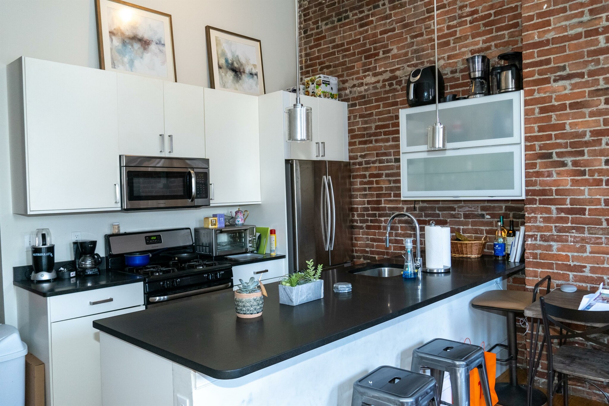 3 bed, 1 bath apartment for rent at 656 Massachusetts Ave Unit 4, South End — photo 2 of 13