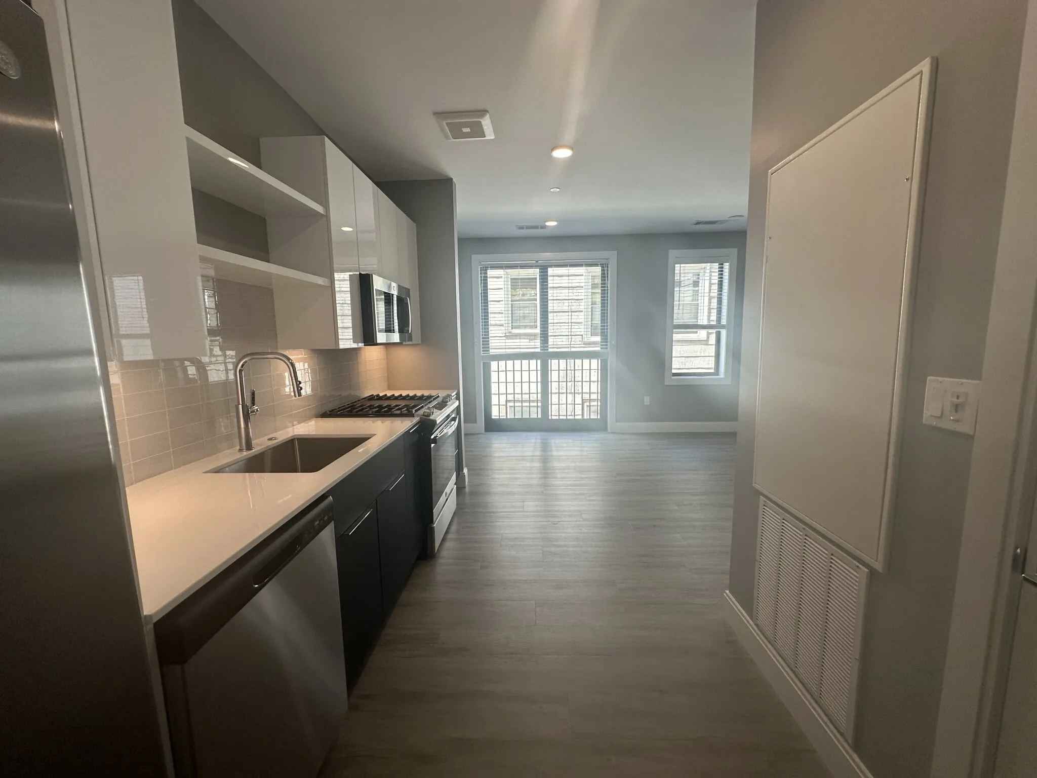 Studio bed, 1 bath apartment for rent at 656 Saratoga St Unit 301, East Boston — photo 8 of 17