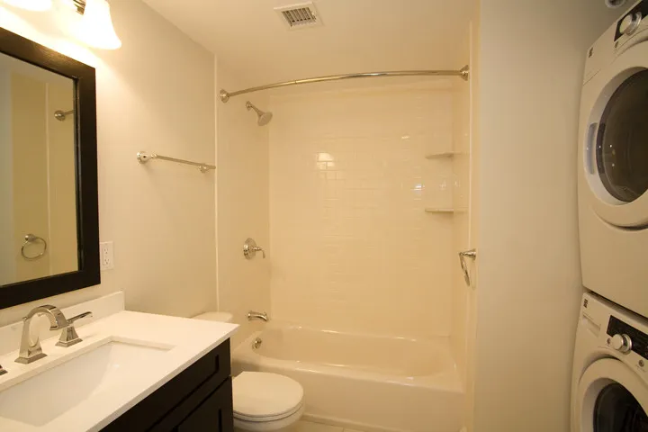 Studio bed, 1 bath apartment for rent at 658 Massachusetts Ave Unit 1A, South End — photo 2 of 11