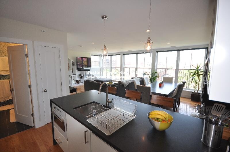 2 bed, 1 bath apartment for rent at 658 Massachusetts Ave Unit 6, South End — photo 4 of 17