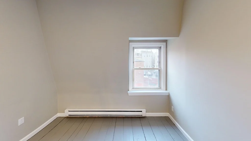 3 bed, 2 bath apartment for rent at 659 East 4th St Unit 3, South Boston — photo 4 of 27