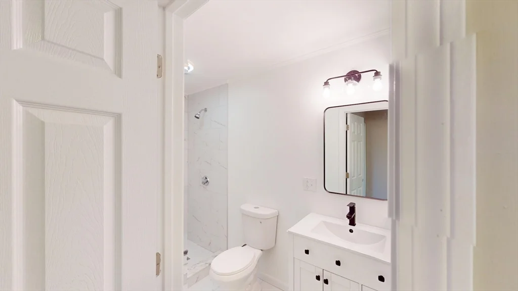 3 bed, 2 bath apartment for rent at 659 East 4th St Unit 3, South Boston — photo 5 of 27