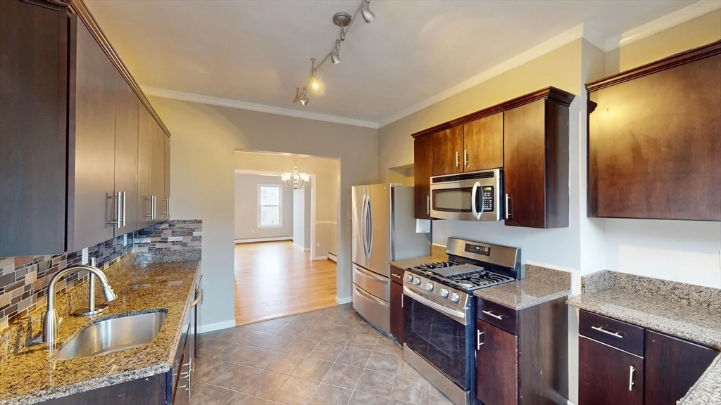 3 bed, 2 bath apartment for rent at 659 East 4th St Unit 3, South Boston — photo 14 of 27