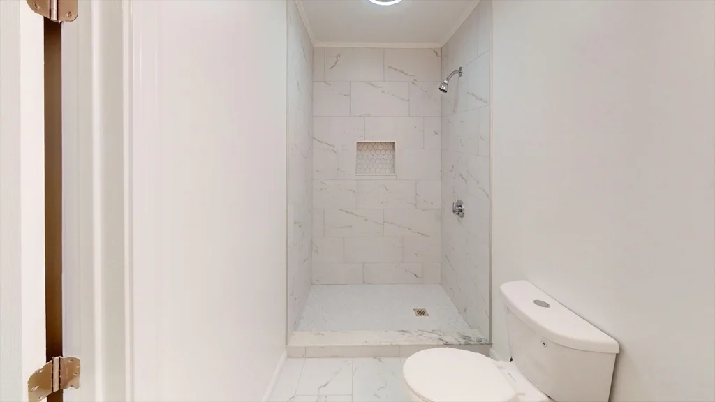 3 bed, 2 bath apartment for rent at 659 East 4th St Unit 3, South Boston — photo 9 of 27