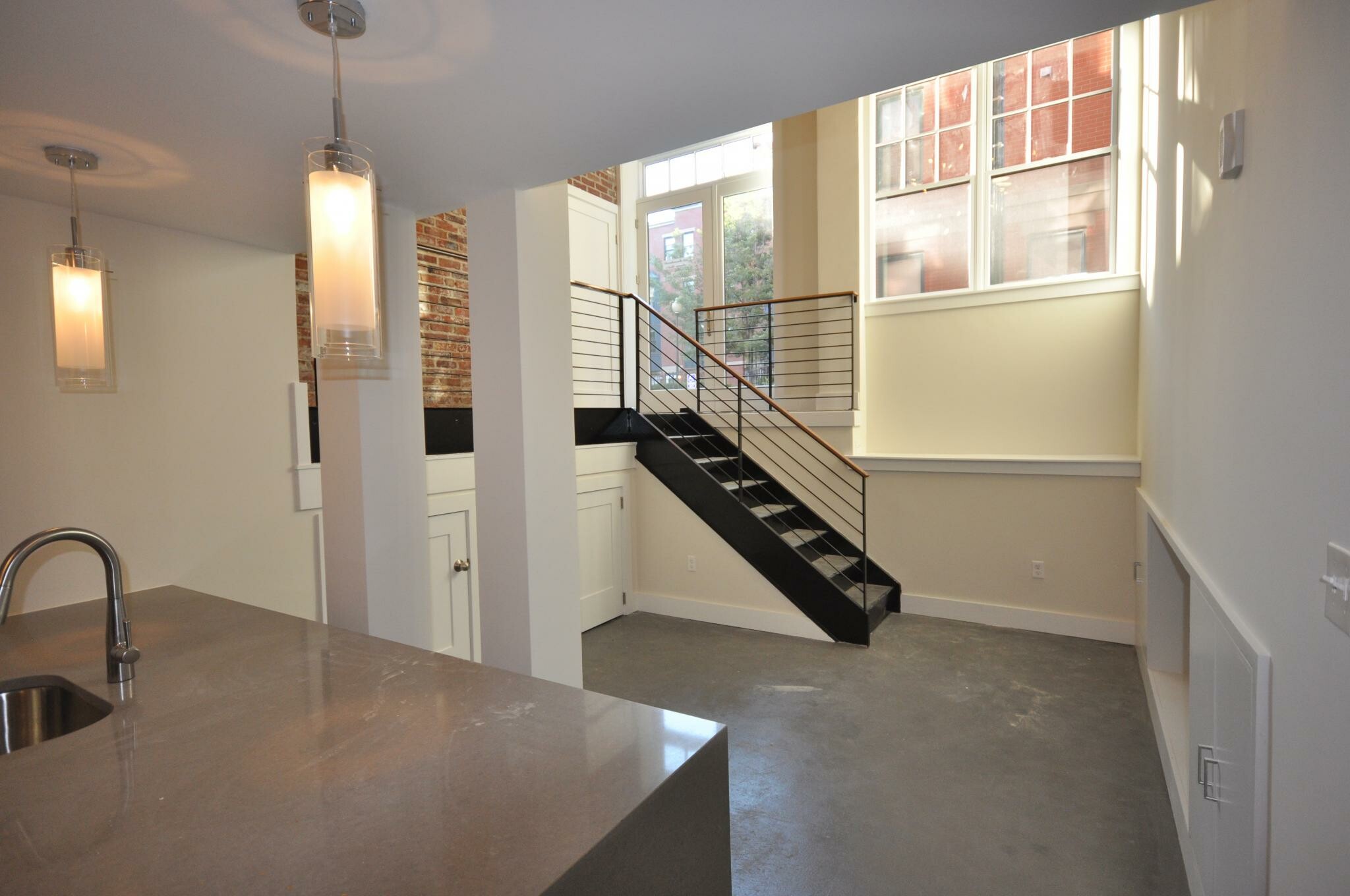 3 bed, 2 bath apartment for rent at 659 Massachusetts Ave Unit 1, Roxbury — photo 4 of 9