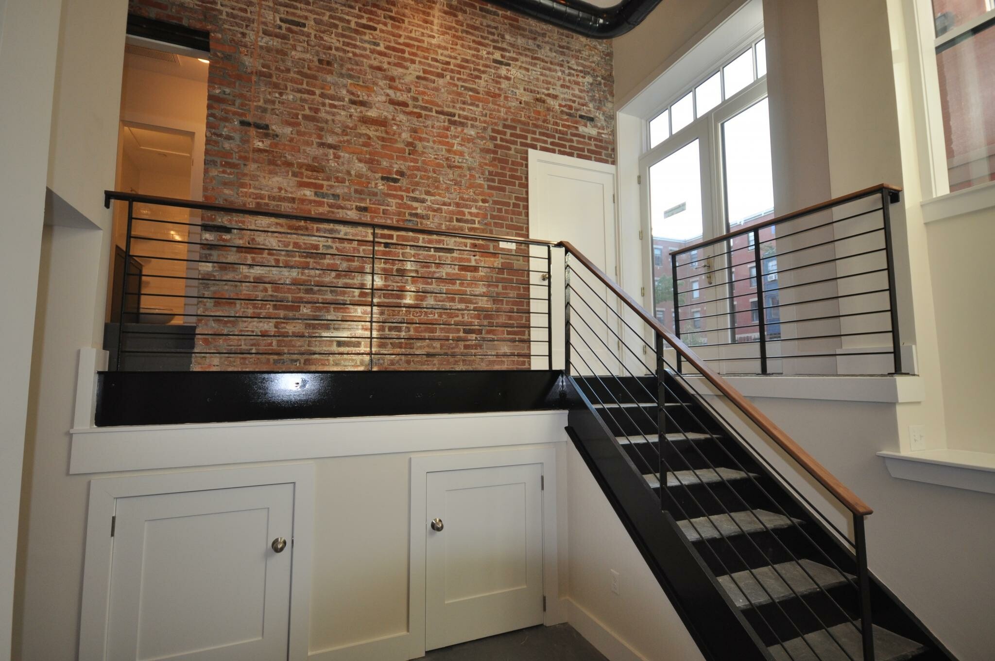 3 bed, 2 bath apartment for rent at 659 Massachusetts Ave Unit 1, Roxbury — photo 3 of 9