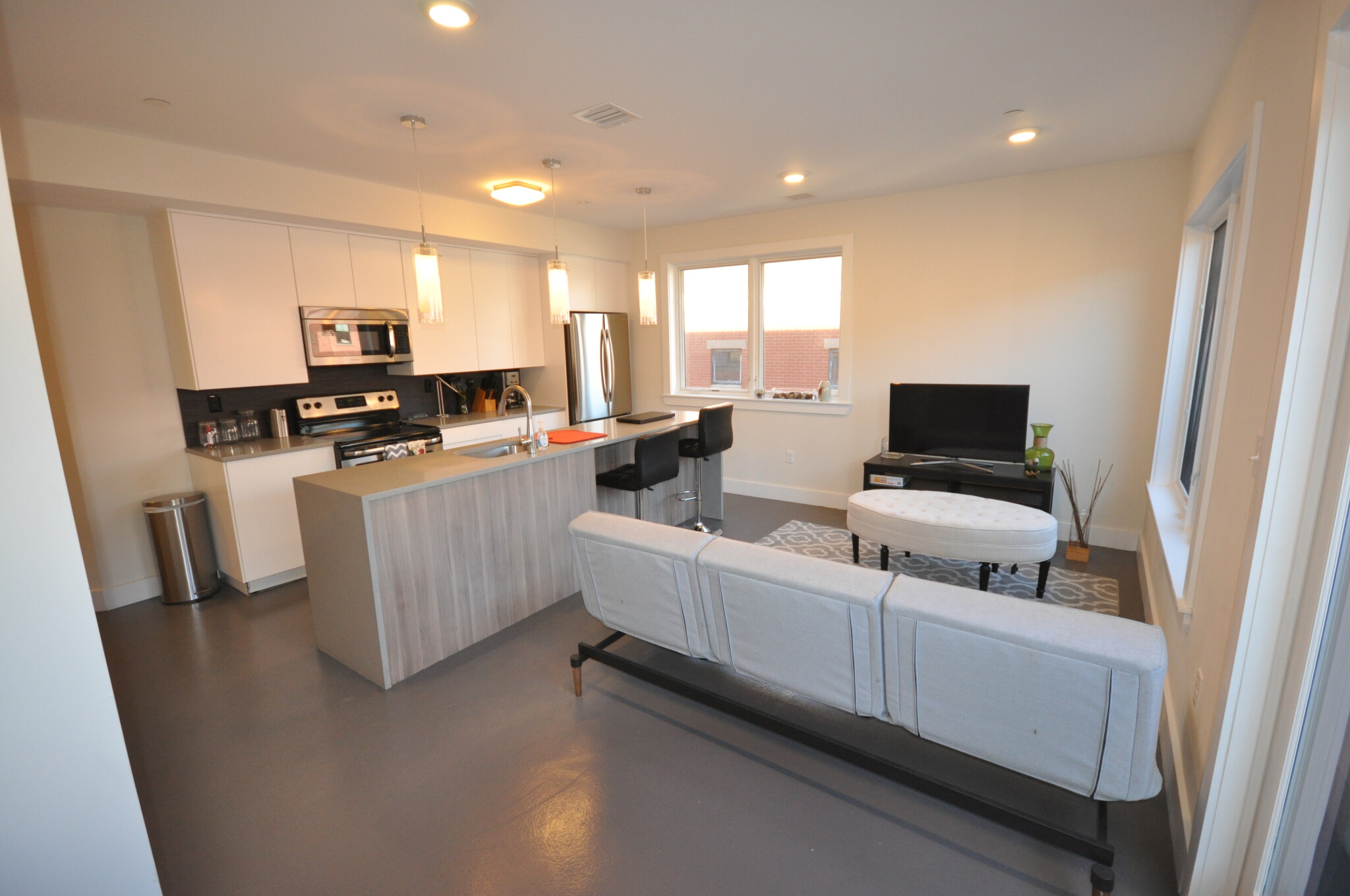 3 bed, 1.5 bath apartment for rent at 659 Massachusetts Ave Unit 4a, South End — photo 3 of 26
