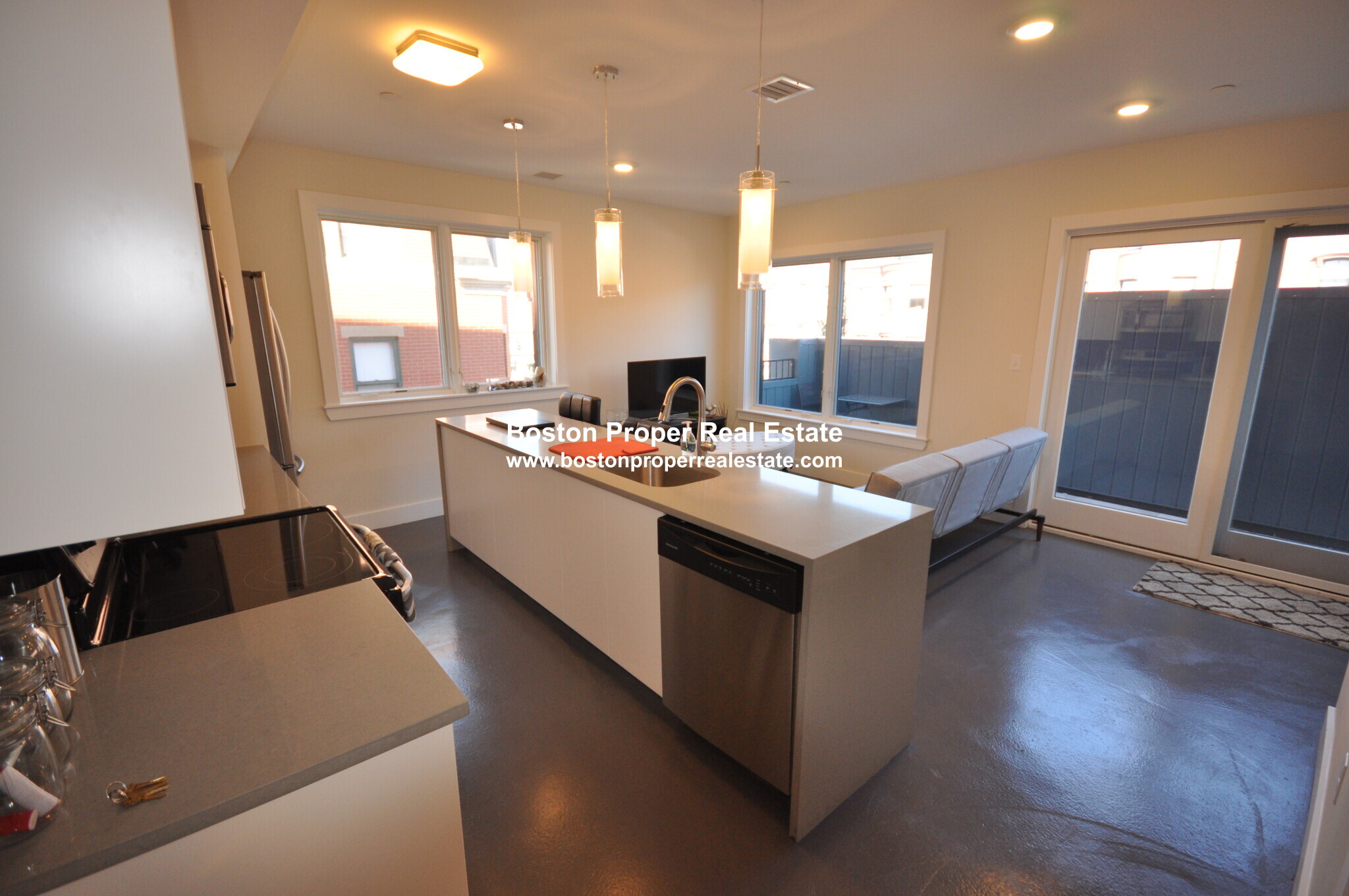 3 bed, 1.5 bath apartment for rent at 659 Massachusetts Ave Unit 4a, South End