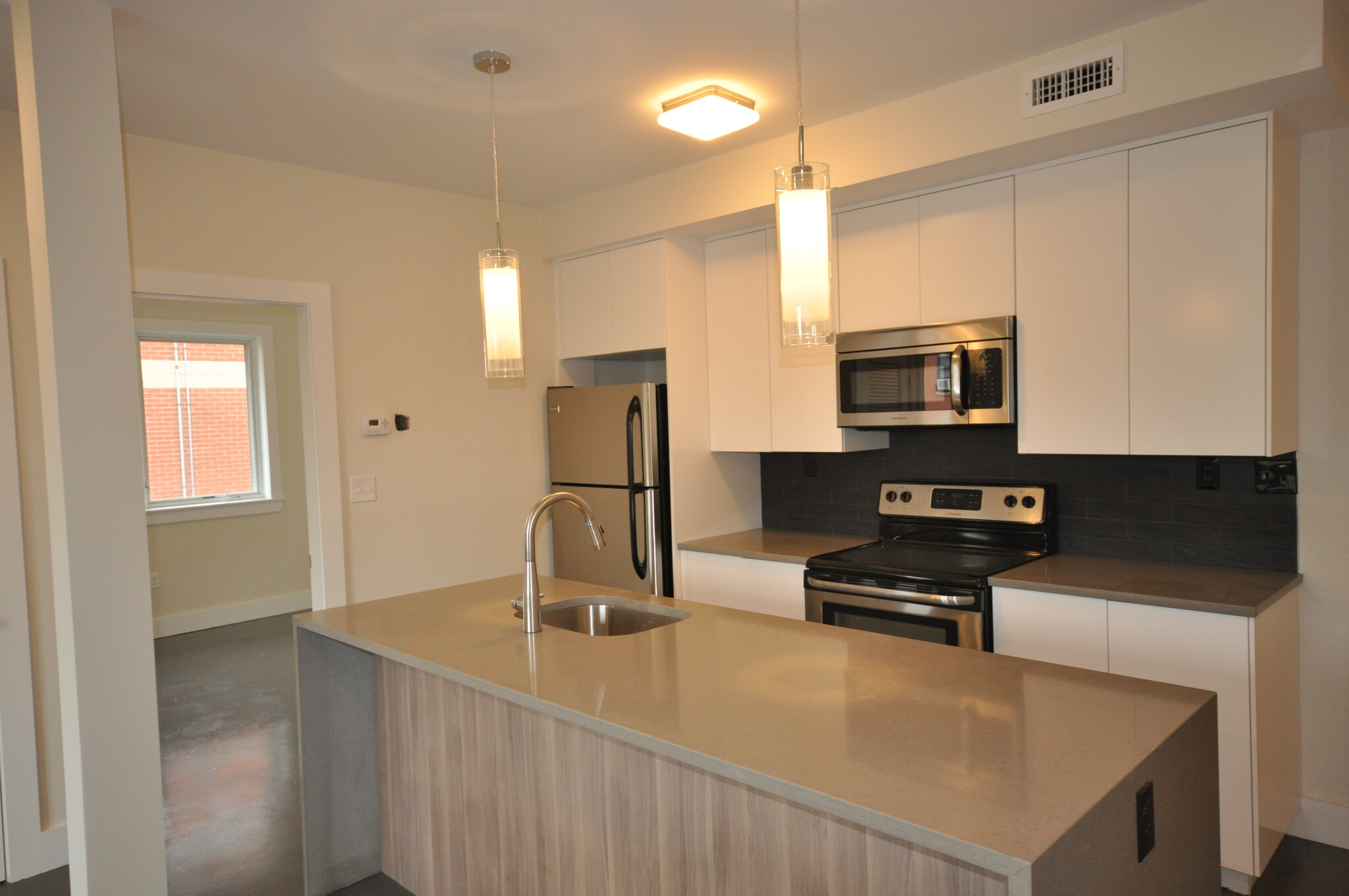 2 bed, 1 bath apartment for rent at 659 Massachusetts Ave Unit 5, Roxbury — photo 2 of 12