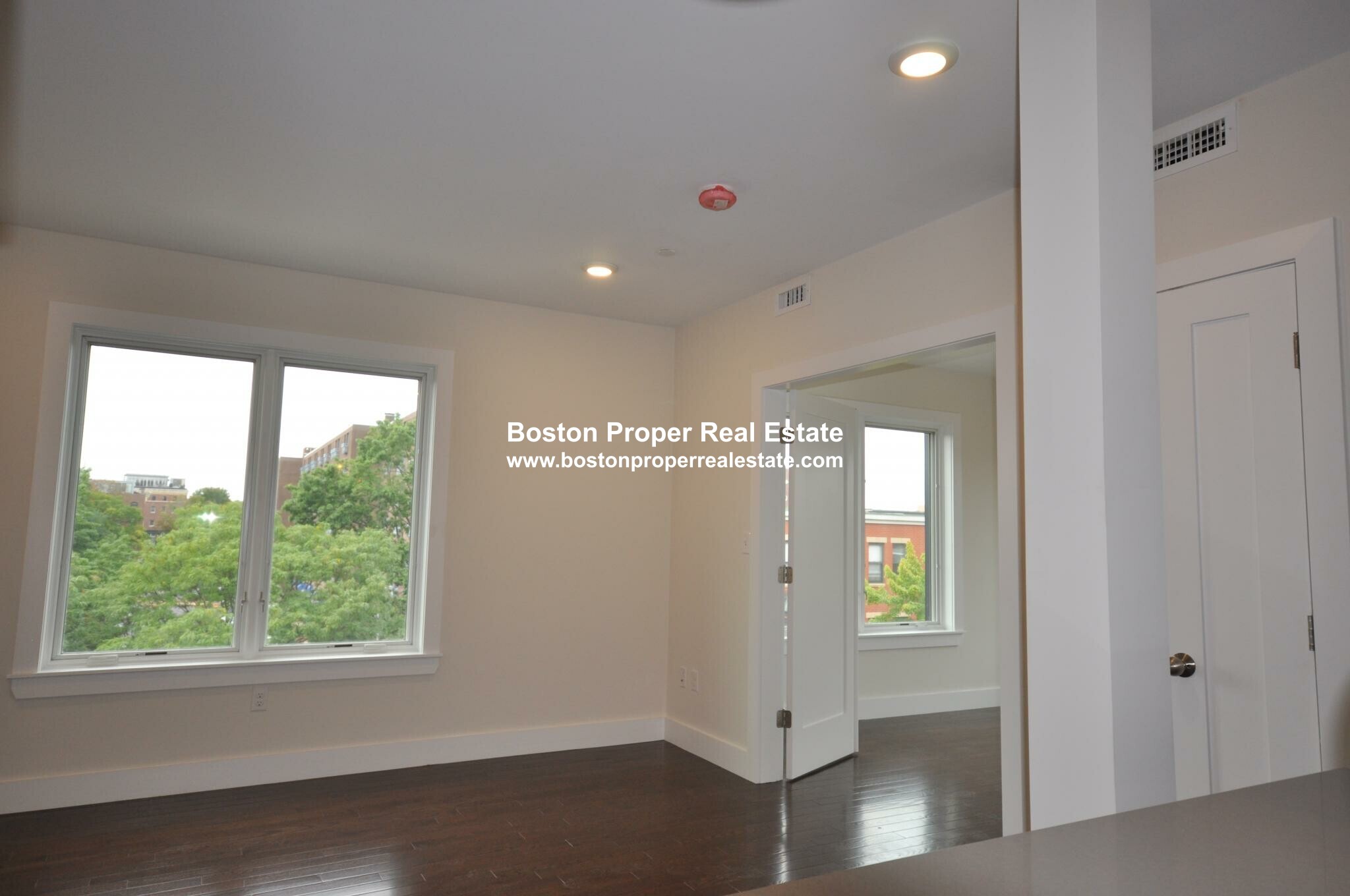 3 bed, 1.5 bath apartment for rent at 659 Massachusetts Ave Unit 7, Roxbury — photo 5 of 10
