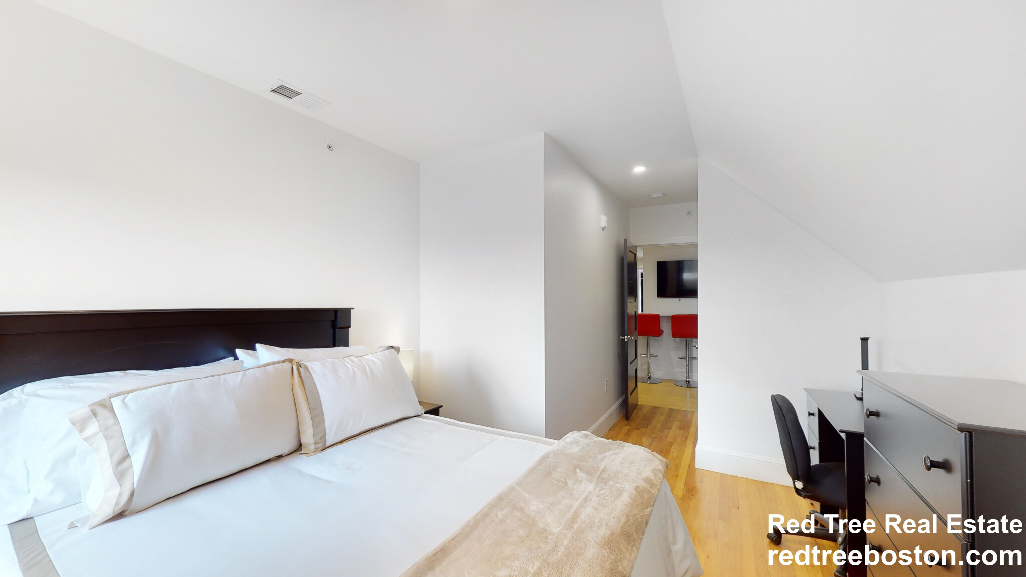 3 bed, 2 bath apartment for rent at 659 South St Unit 3, Roberts — photo 8 of 21