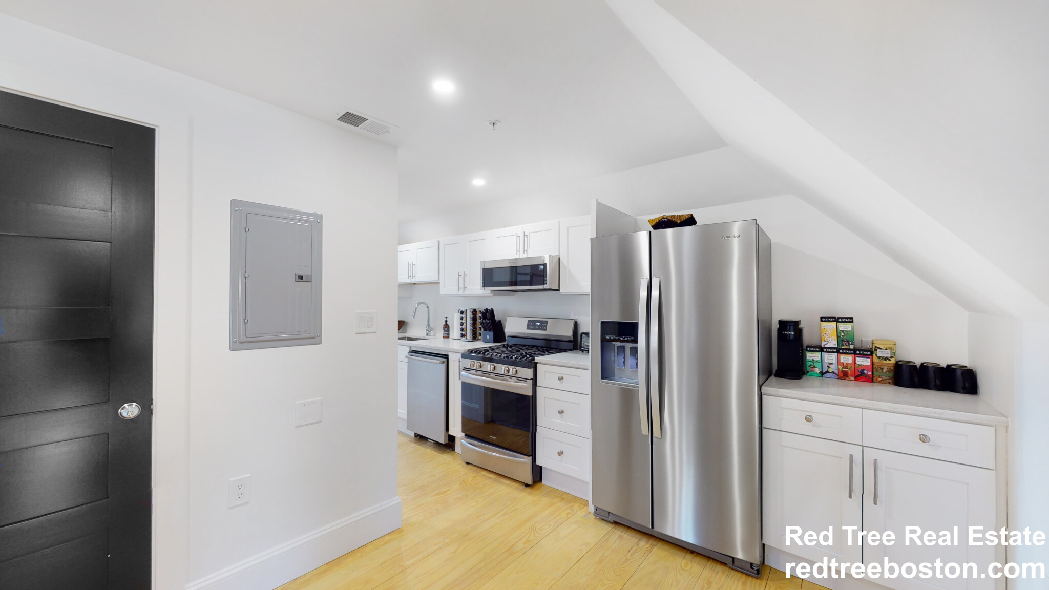 3 bed, 2 bath apartment for rent at 659 South St Unit 3, Roberts — photo 2 of 21