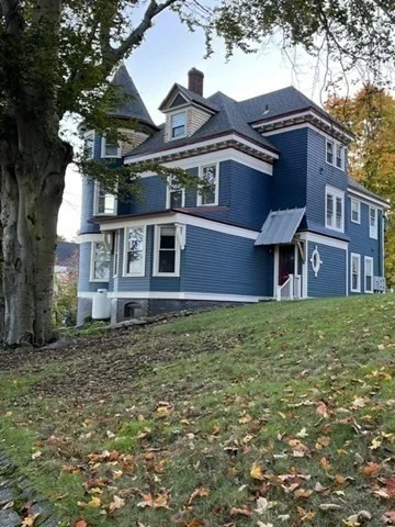 3 bed, 1 bath apartment for rent at 659 Southbridge St Unit 1, Worcester — photo 13 of 13