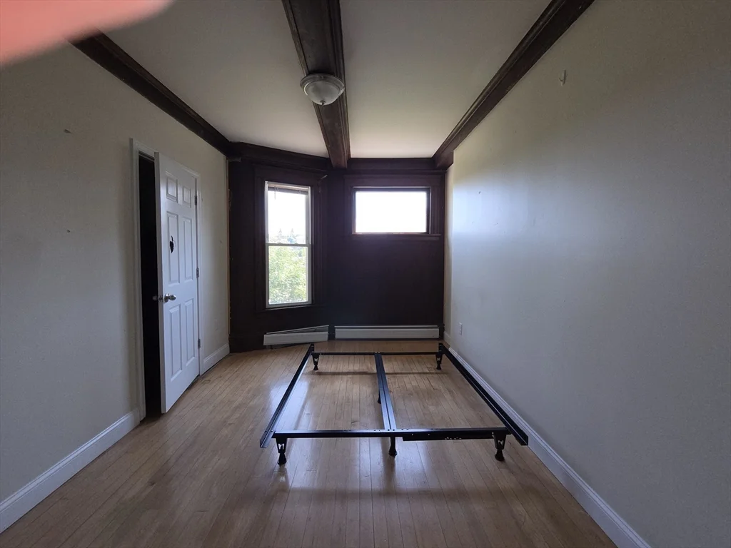 3 bed, 1 bath apartment for rent at 659 Southbridge St Unit 1, Worcester — photo 10 of 13