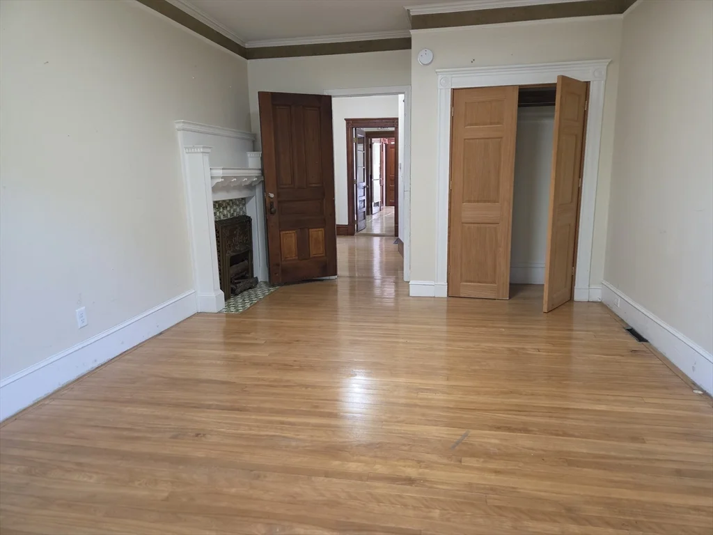 3 bed, 1 bath apartment for rent at 659 Southbridge St Unit 1, Worcester — photo 7 of 13