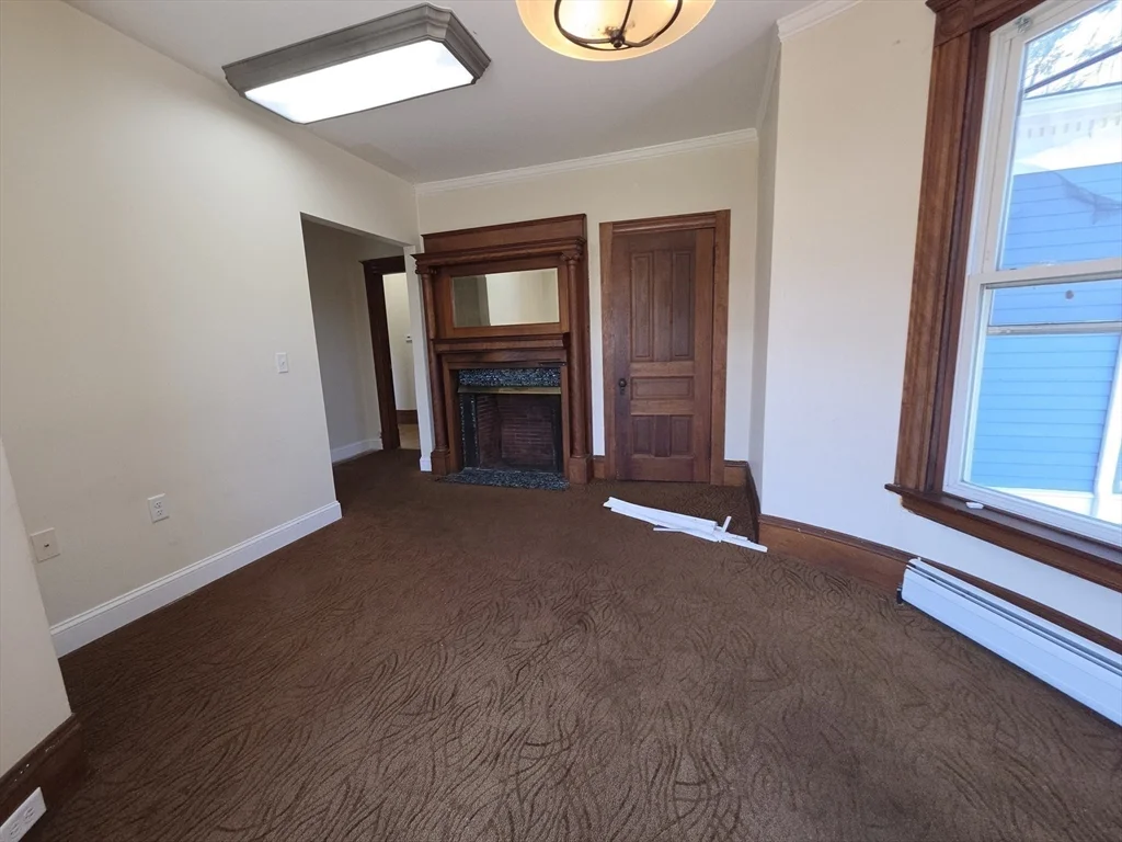 3 bed, 1 bath apartment for rent at 659 Southbridge St Unit 1, Worcester — photo 8 of 13