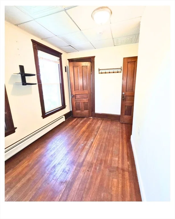3 bed, 1 bath apartment for rent at 659 Southbridge St Unit 2, Worcester — photo 6 of 9