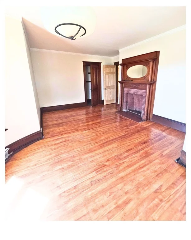 3 bed, 1 bath apartment for rent at 659 Southbridge St Unit 2, Worcester — photo 5 of 9