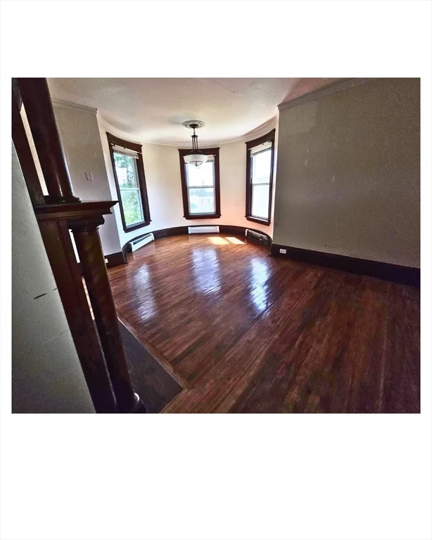 3 bed, 1 bath apartment for rent at 659 Southbridge St Unit 2, Worcester — photo 4 of 9
