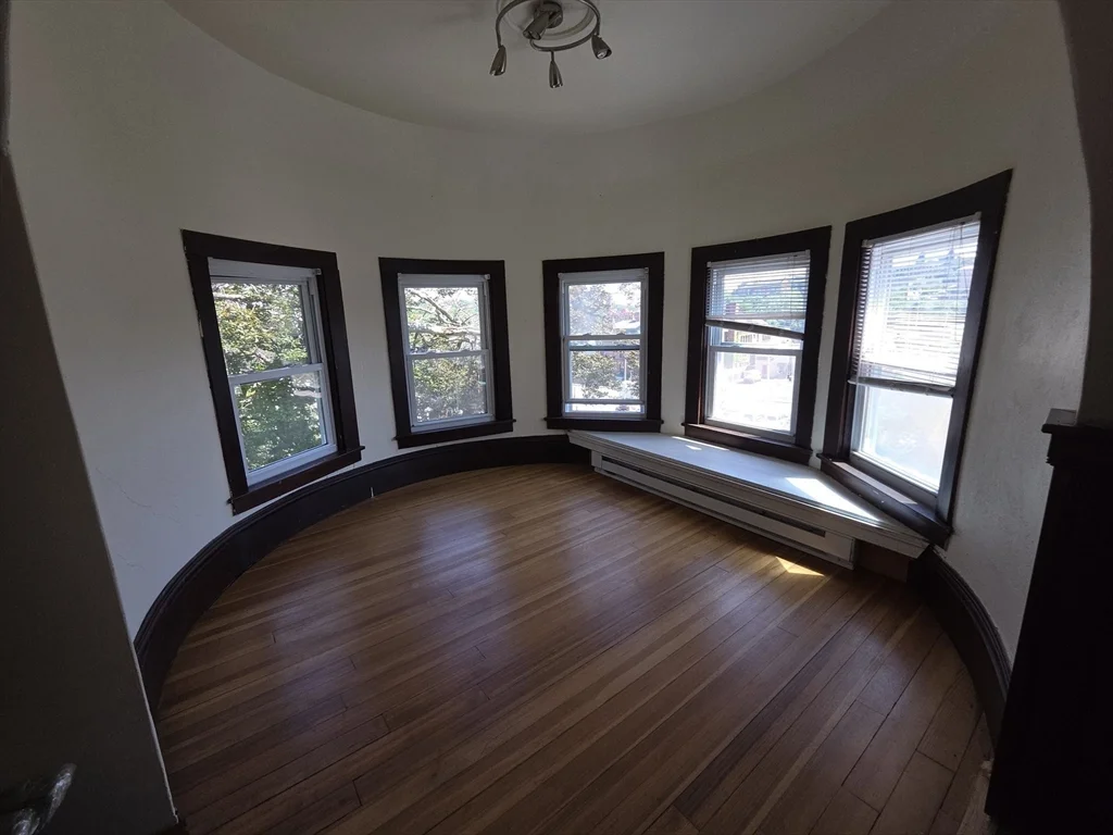 2 bed, 1 bath apartment for rent at 659 Southbridge St Unit 3, South Worcester — photo 6 of 15