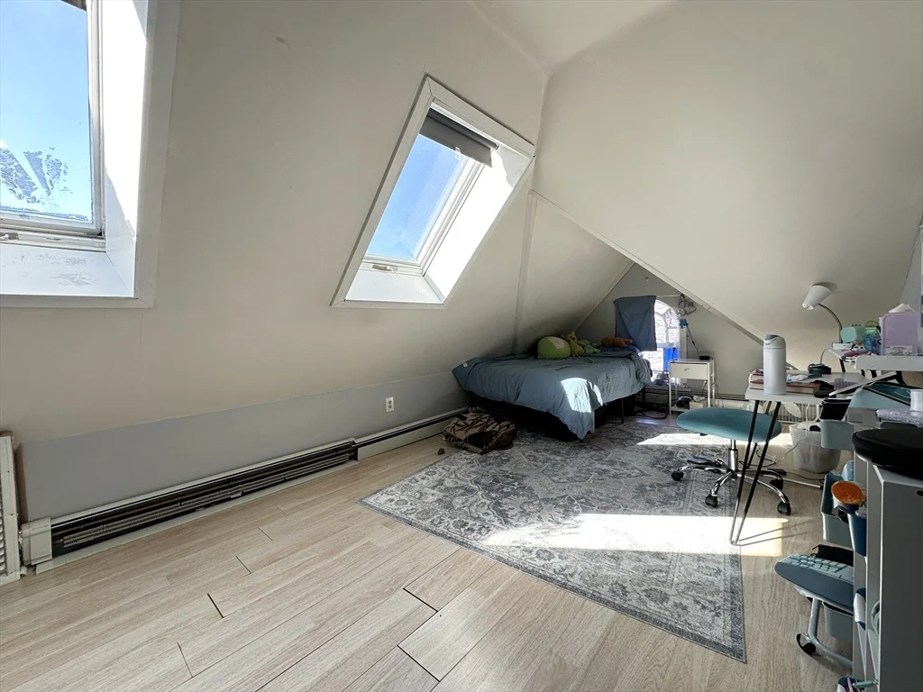 5 bed, 2 bath apartment for rent at 65A Gardner St Unit 2, Allston — photo 8 of 13