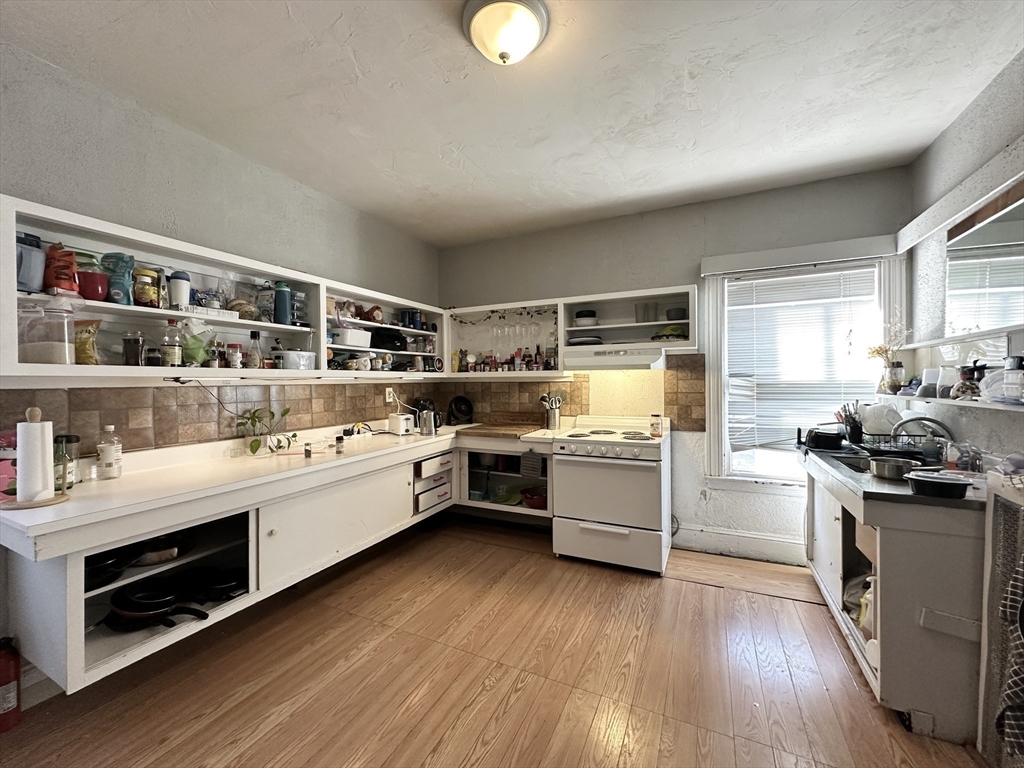 5 bed, 2 bath apartment for rent at 65A Gardner St Unit 2A, Allston — photo 3 of 12
