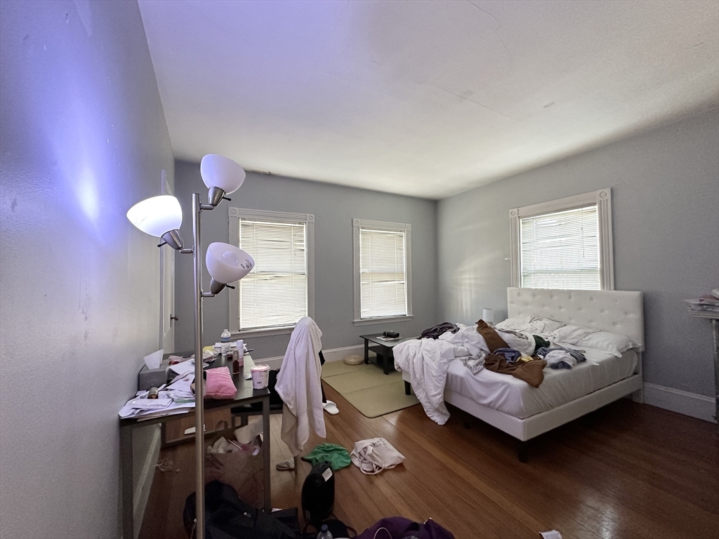 5 bed, 2 bath apartment for rent at 65A Gardner St Unit 2A, Allston — photo 5 of 12