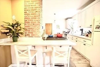 3 bed, 1 bath apartment for rent at 66-68 Cameron Ave Unit 2, Davis Square — photo 3 of 12
