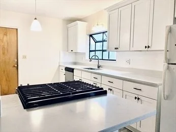 3 bed, 1 bath apartment for rent at 66-68 Cameron Ave Unit 2, Davis Square — photo 5 of 12