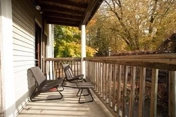 3 bed, 1 bath apartment for rent at 66-68 Cameron Ave Unit 2, Davis Square — photo 12 of 12