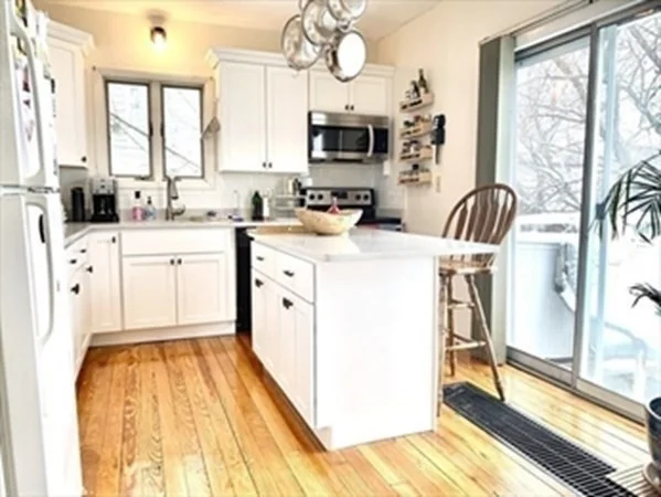3 bed, 1 bath apartment for rent at 66-68 Cameron Ave Unit 3, Davis Square — photo 5 of 10