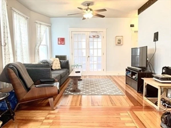 3 bed, 1 bath apartment for rent at 66-68 Cameron Ave Unit 3, Davis Square — photo 3 of 10